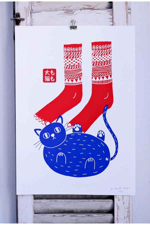 Chica, Gato y Pies