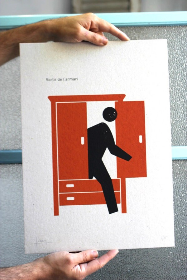 Sortir de l'Armari (Cardboard)