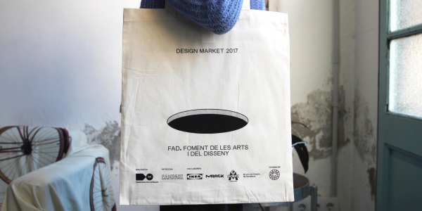 Colaboración con FAD BARCELONA estampando las Tote Bags del DESIGN MARKET2017